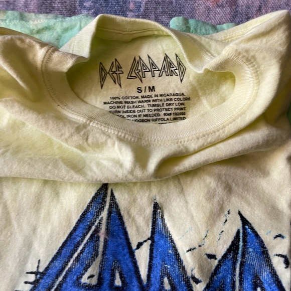 Def Leppard Urban Outfitters Oversized Shirt - Picture 3 of 5